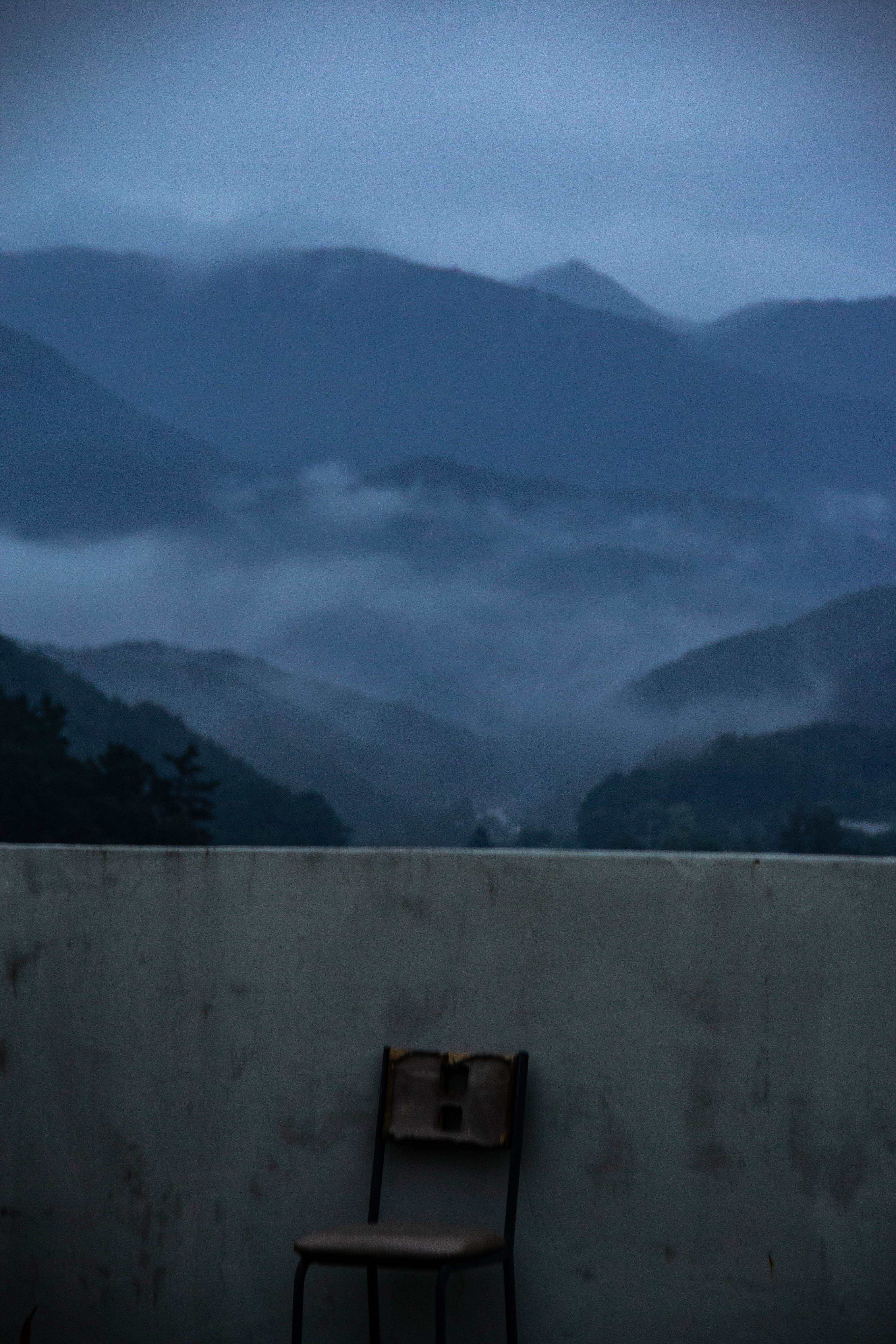 人生第一次MT拍到的椅子，好像自己当时也这么孤独